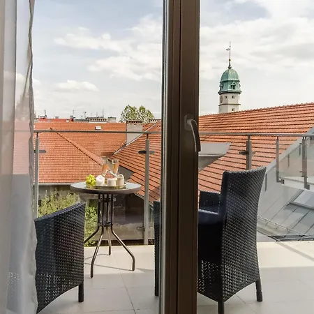 Kazimierz Penthouse With Private Terrace